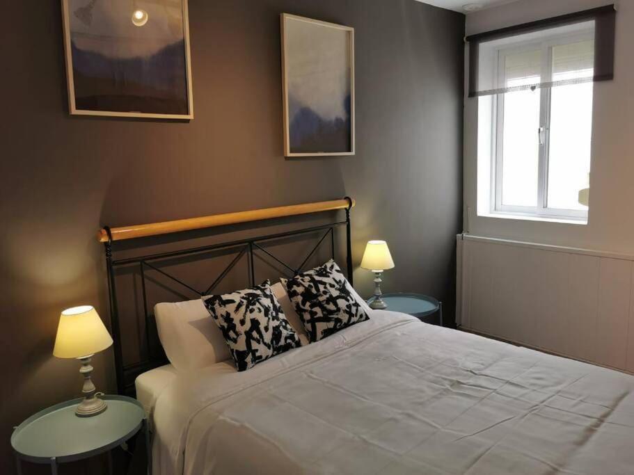 Cdz - Arteaga- Two With Queen Bed